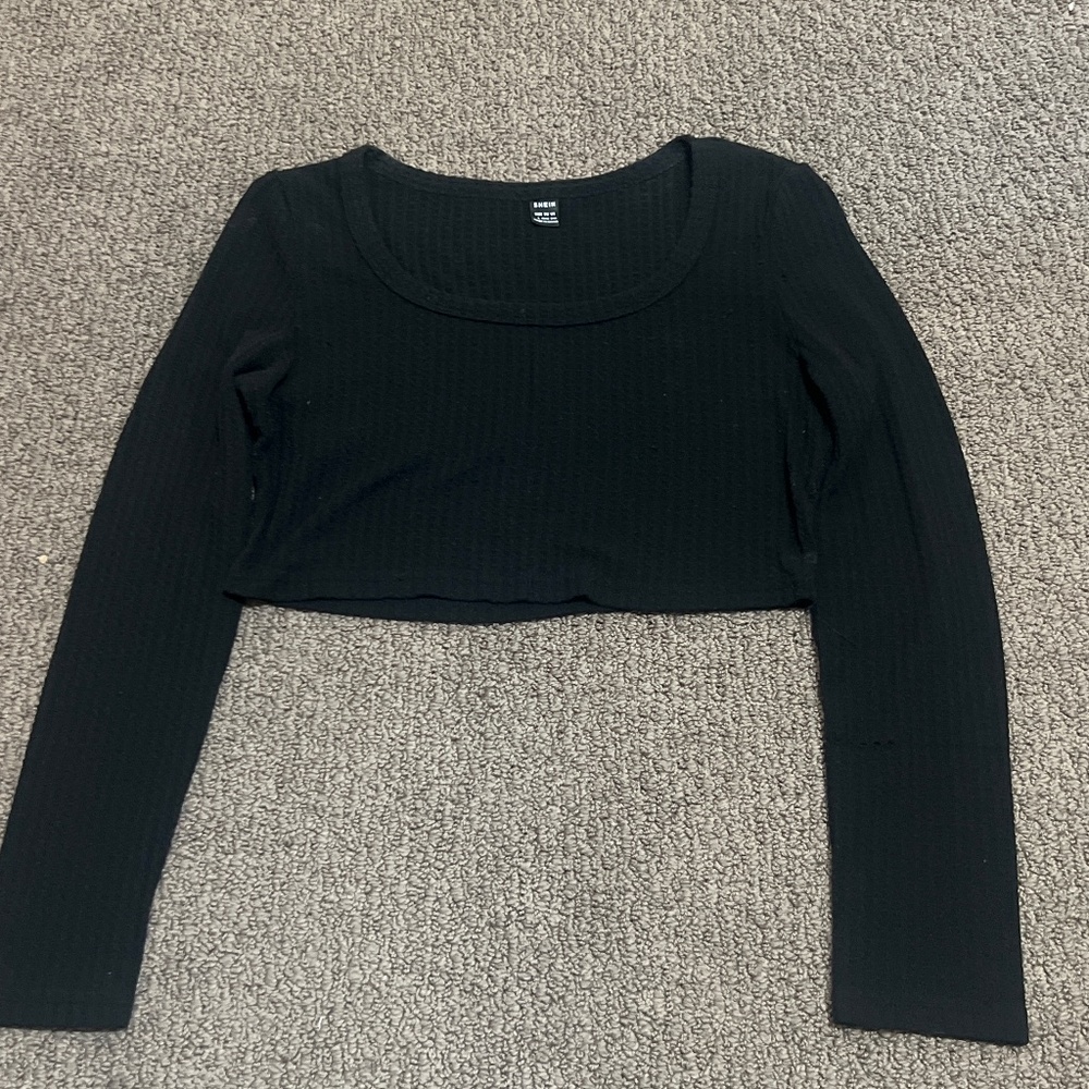 cropped black long sleeve